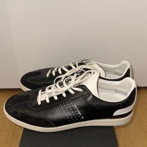 DIOR B01 SNEAKER
Black Smooth Calfskin and Suede